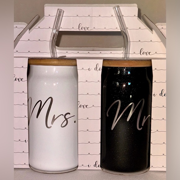 Mr. & Mrs boxed set of 16.9 oz. tumblers with lids and straws - Picture 3 of 7